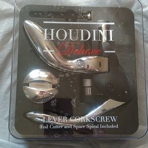 Houdini Deluxe corks crew